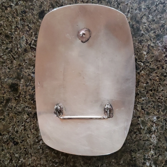 Eaglehead Belt Buckle Etched Feathers - Picture 2 of 2